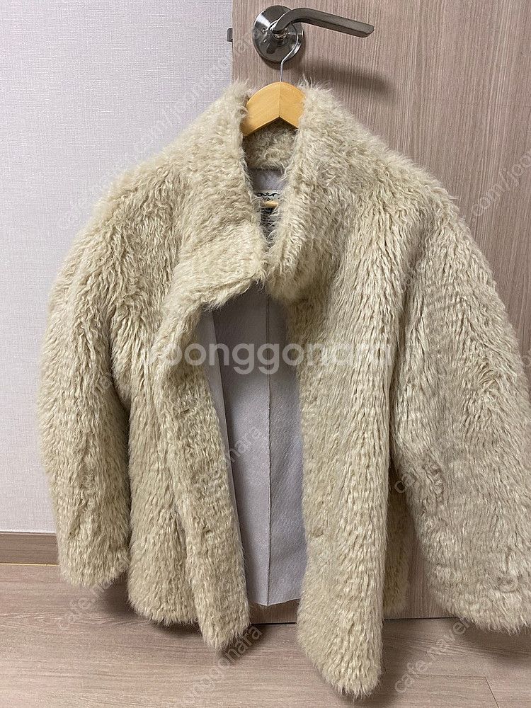 브리드 램스 퍼 자켓 베이지색상--2