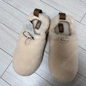 새상품 ugg 미국어그 플러시 슬리퍼 퍼토글 플러시슬리퍼 어그슬리퍼(us5 225-230)어그운동화 뽀글이운동화