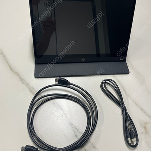 QCT130 그램뷰 13인치 휴대용 터치 모니터 팝니다.