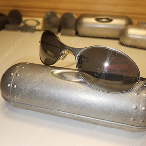 오클리 Oakley T Wire 1.0 TITANIUM/ IRIDIUM /메탈케이스 /Rare Model Vintage