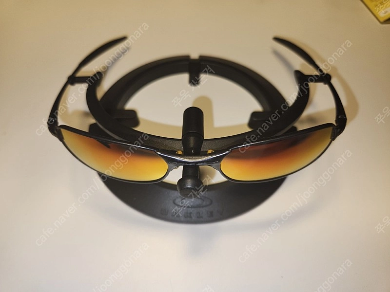 오클리 Oakley Square Wire 2.0 Dark Fire Iridium / 메탈 케이스 이미지