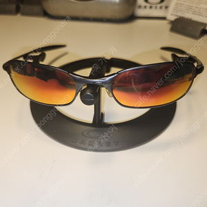 오클리 Oakley Square Wire 2.0 Dark Fire Iridium / 메탈 케이스