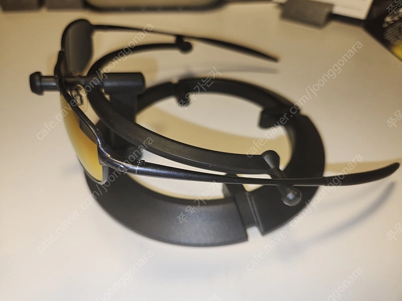 오클리 Oakley Square Wire 2.0 Dark Fire Iridium / 메탈 케이스 이미지