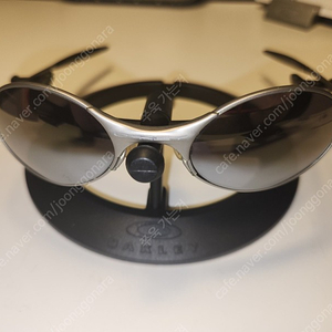 오클리 Oakley E Wire 2.0 Bronze Iridium / 메탈 케이스