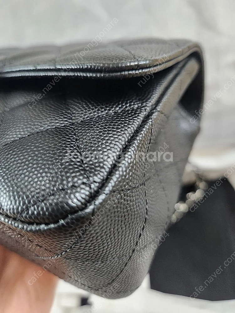 샤넬 뉴미니 캐비어 블랙 은장--5