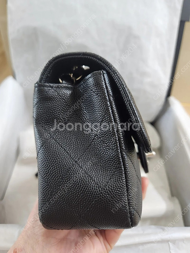 샤넬 뉴미니 캐비어 블랙 은장--8