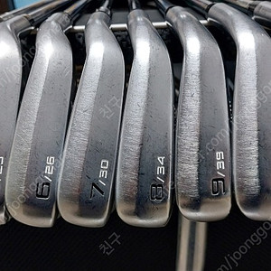 클리브랜드 CBX 런처 아이언 4~P,D 8개아이언 팝니다.