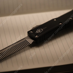 마이크로텍 OTF 수염빗 Microtech Beard Comb OTF