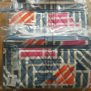 새상품 베라브래들리 지갑 RFID front zip wristlet