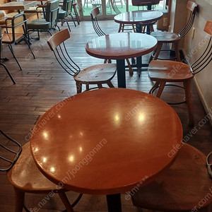 카페나 인테리어 의자 테이블