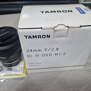 탐론 TAMRON  24mm  F/2.8  Di III OSD M1:2 소니 FE용 판매 팝니다.