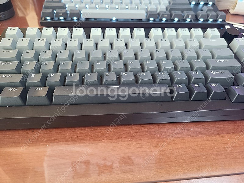 몬스긱(Monsgeek) m1w 블랙 크림옐로우축 유무...--2