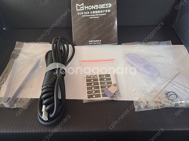 몬스긱(Monsgeek) m1w 블랙 크림옐로우축 유무...--4
