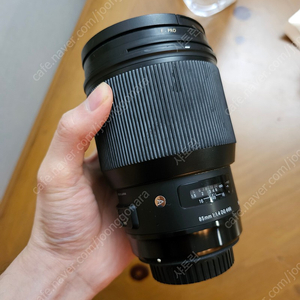 시그마 아트 85.4 캐논마운트 85mm 1.4 팝니다.