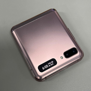 갤럭시 Z플립2 브론즈 256기가 21년 6월개통 주름없이깔금한폰 18만에판매합니다