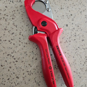 크니펙스 knipex 파이프 호스 커터