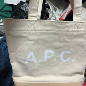 A.P.C 가방 판매합니다