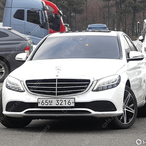 벤츠C클래스 W205 C220 d 4MATIC 익스클루시브중고차 할부 리스 카드 저신용자 20살이상 전액할부 승인