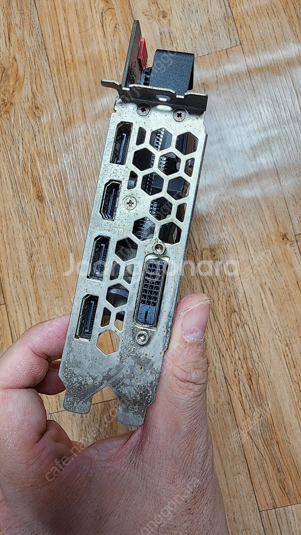MSI GeForce GTX 1070 ARMOR 8G ...--1