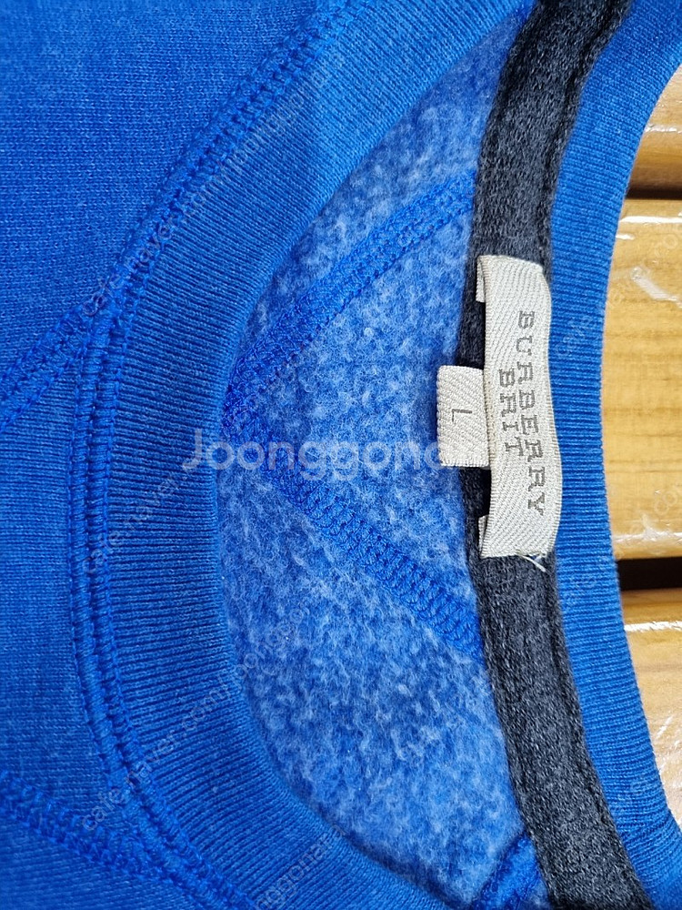 버버리 맨투맨 100사이즈--3