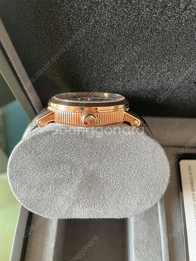 발도프 뚜르비옹 시계--3