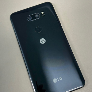 LG V30 블랙색상 64기가 터치정상 미세파손 4만원 에 판매합니다