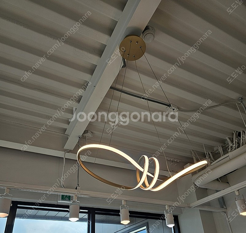 천장 레일, LED전구, 팬던트조명, 포인트 조명--8