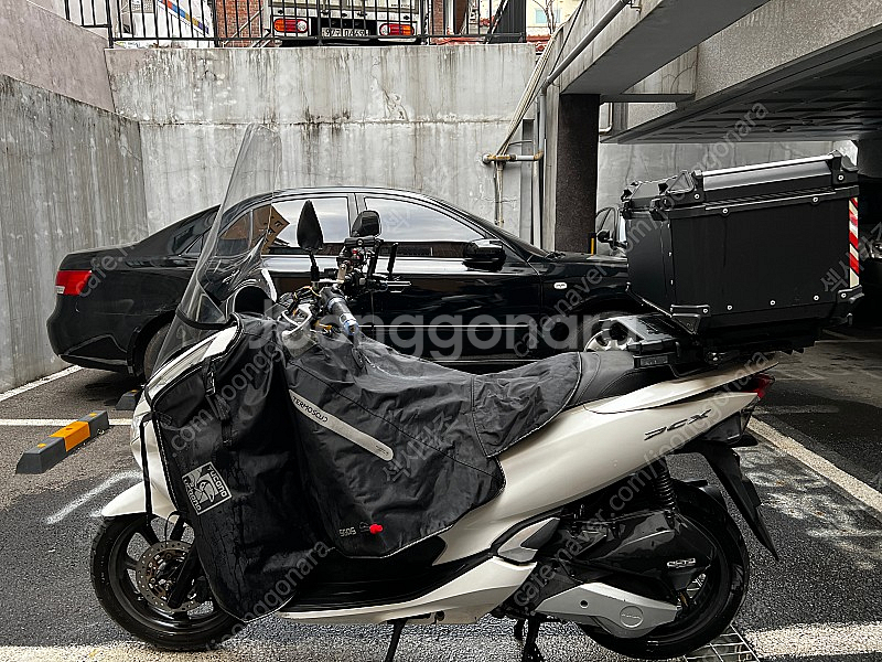 18년식 19년형 pcx 판매합니다.--4