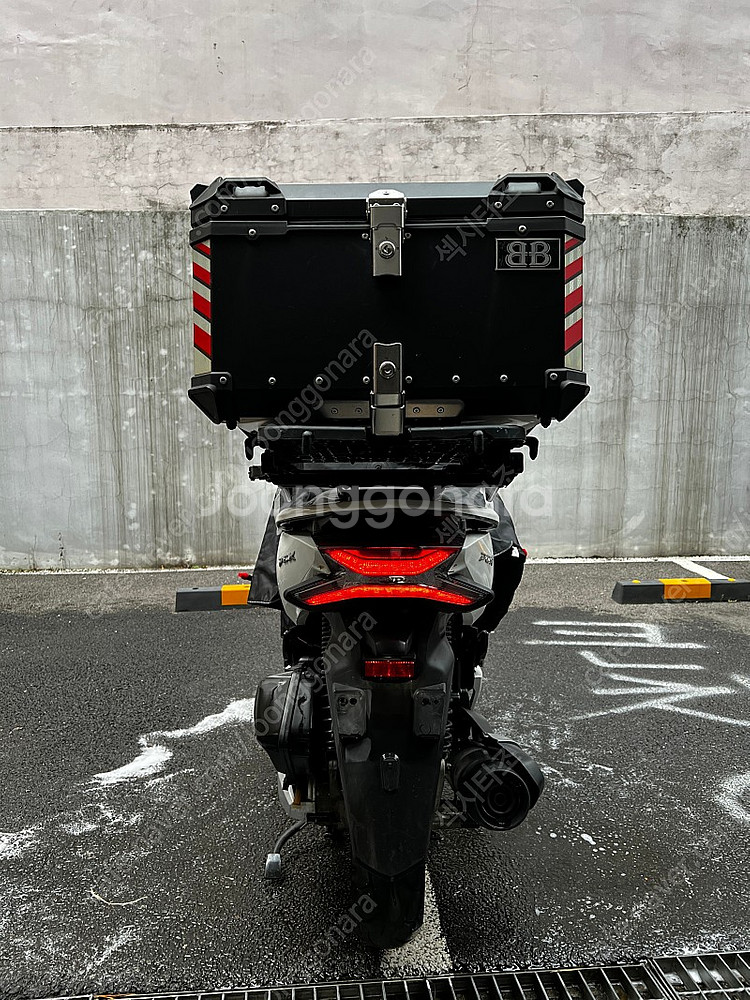 18년식 19년형 pcx 판매합니다.--5