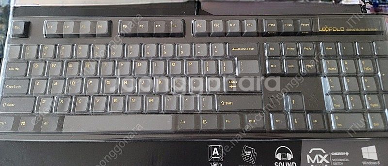 레오폴드 FC900 애쉬옐로우 저소음적축 판매합니다.--0