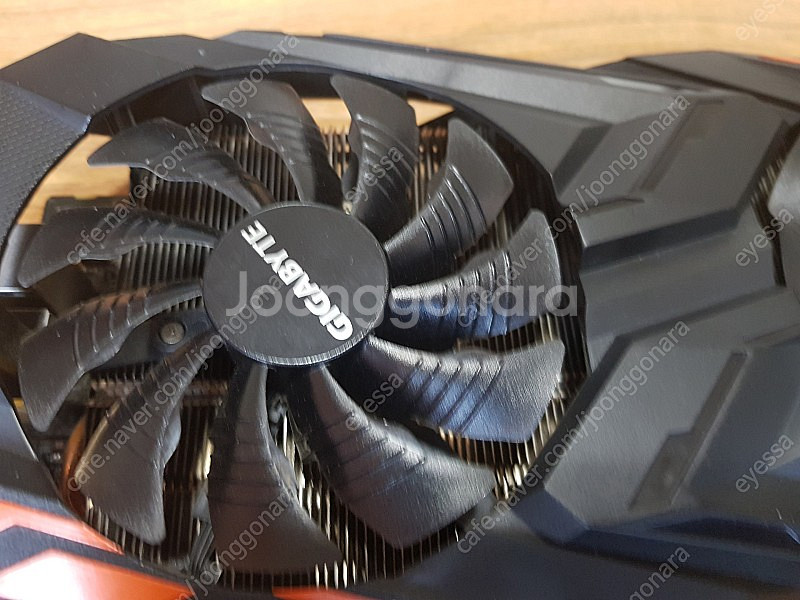 고장난 GIGABYTE 라데온 RX Vega 56 Ga...--1