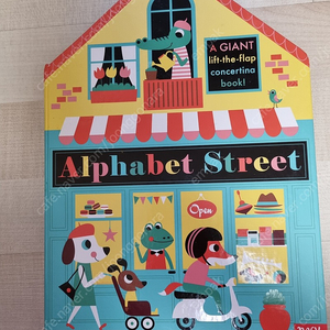 Alphabet Street Board book, An Artists Alphabet