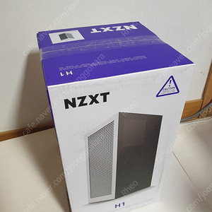 용인 죽전 - NZXT H1 V2 화이트 ITX 케이스 [32만원]