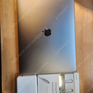 맥북프로( MacBook Pro 15인치) 2018년 7월 구입