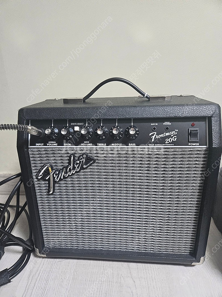 SQUIER AFFINITY STRAT MN WPG O...--2