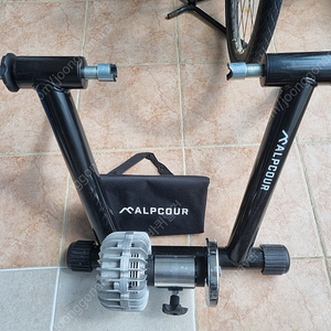 롤러 트레이너, Alpcour Fluid Bike Trainer