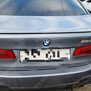 BMW G30 정품 카본스포일러 판매 합니다