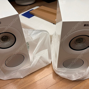 KEF R3 Meta 화이트