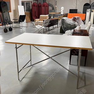 리차드램퍼트 아이어만 스타일 높이조절 테이블