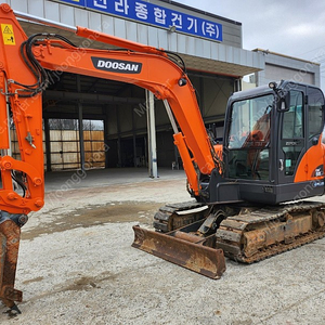 두산 DX55 ACE 2011년식 고무패드 가동12000시간대 02 중고굴삭기