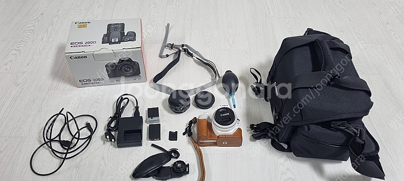 캐논 200D 화이트 팝니다.--0
