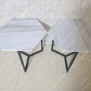 [부산] 대리석 무늬 6각형 테이블 2만원 판매합니다.