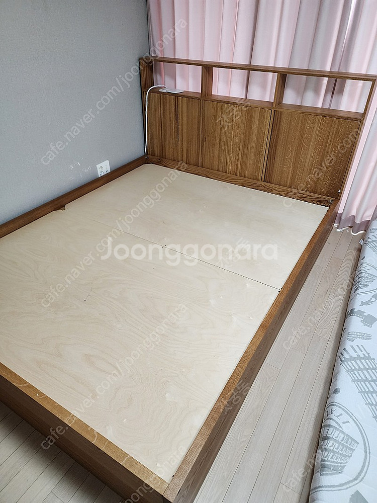 한디자인그룹 원목 침대 프레임 라지킹 사이즈 1800x2000(멀티탭+무선충전기)--0