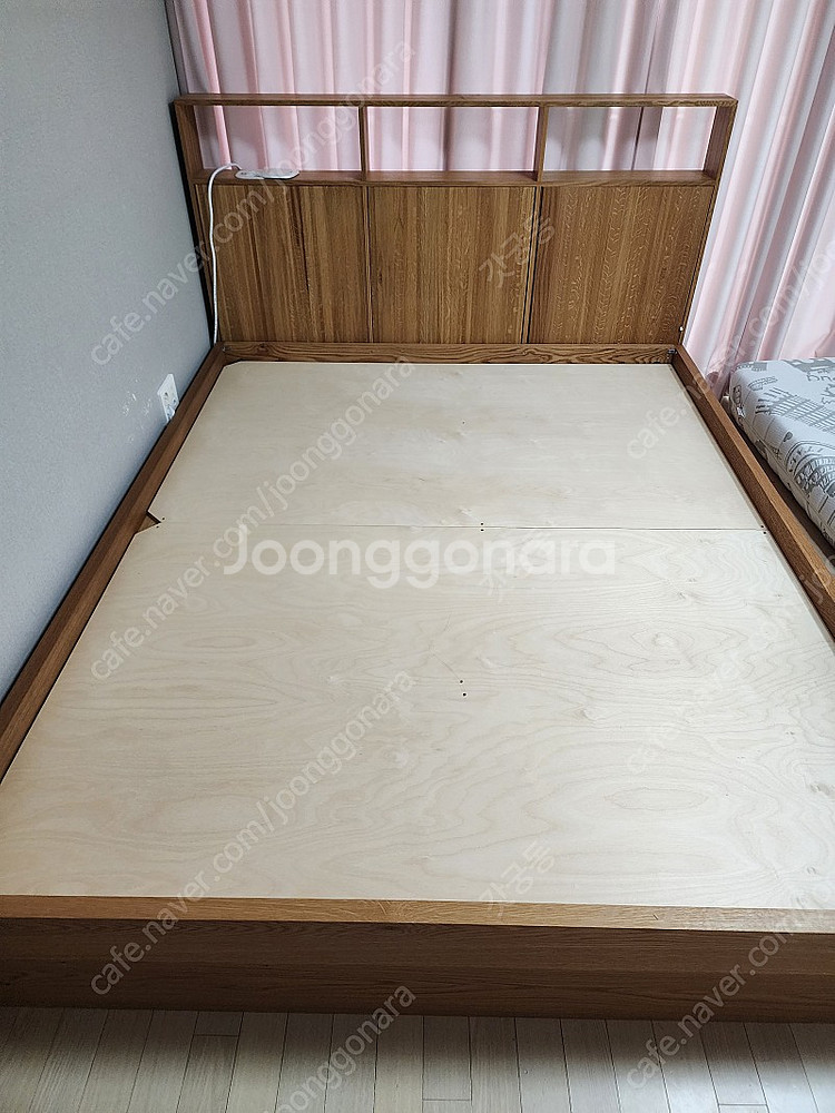 한디자인그룹 원목 침대 프레임 라지킹 사이즈 1800x2000(멀티탭+무선충전기)--1