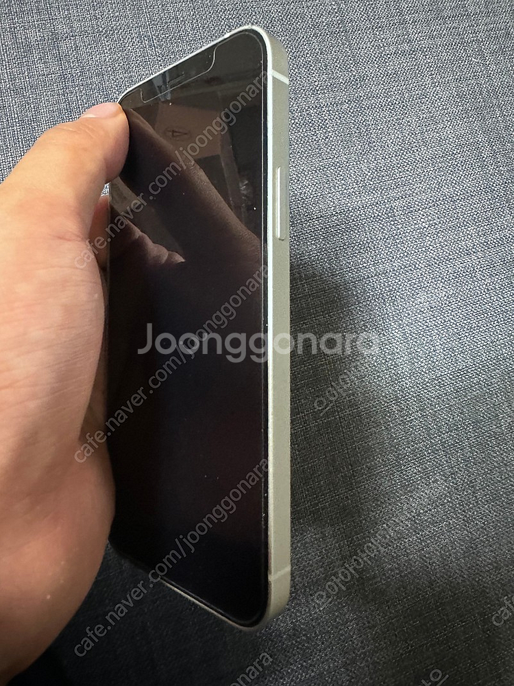 아이폰 12 화이트 64gb 판매합니다.--2