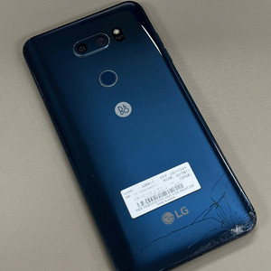 LG V30 블루색상 64기가 터치정상 게임용 미세파손 4만원에 판매합니다
