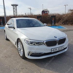 BMW G30 520d 2륜 흰색 브라운모카시트