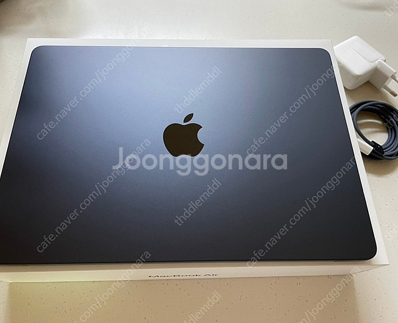 맥북에어M2 13인치 8GB 256GB 미드나이트--0