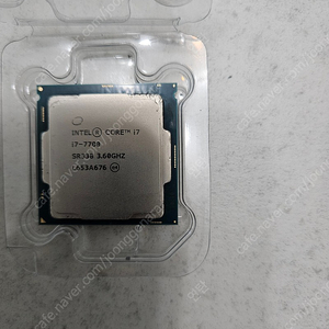 인텔 i7-7700 (카비레이크) CPU , 정품쿨러 판매합니다. (수원 11만)