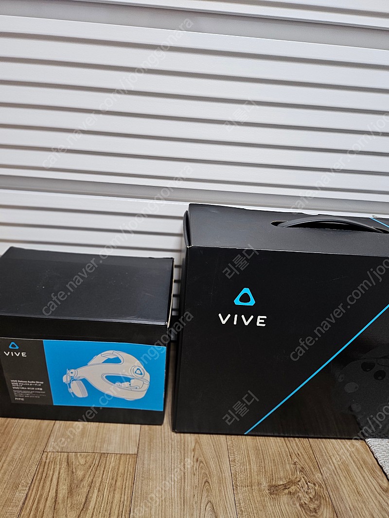 HTC VIVE VR풀세트 판매합니다. 풀트래커 포함